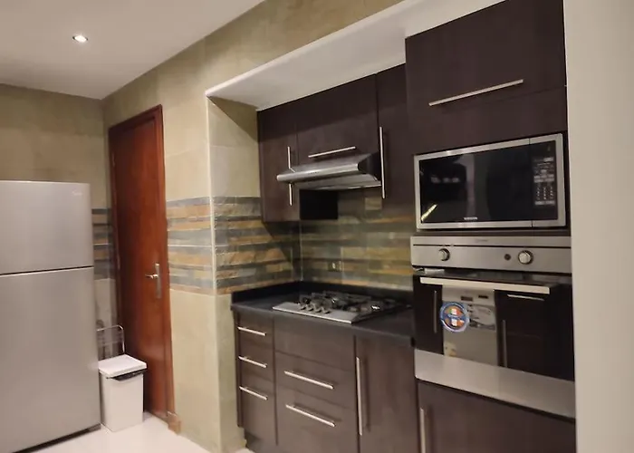 Newly Refurbished 3 Bed Apartment